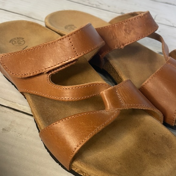 Vionic Pamplona Tan Leather Slide Sandal - Picture 10 of 12